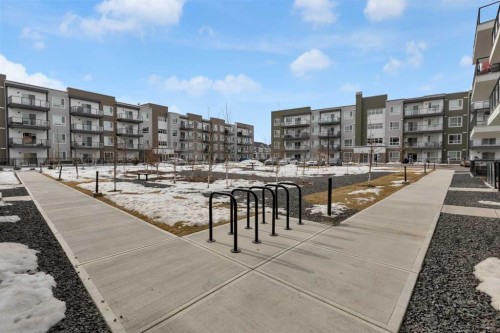 2106-33 Carringham Gate Nw, Calgary, AB - Outdoor With Facade