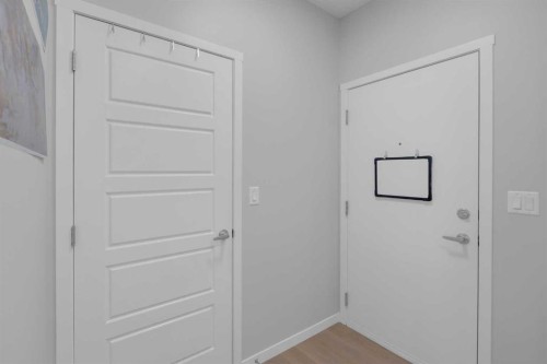 2106-33 Carringham Gate Nw, Calgary, AB - Indoor Photo Showing Other Room