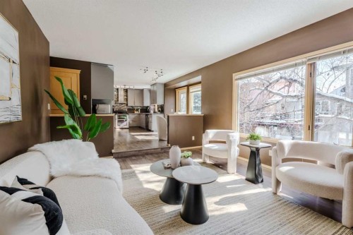 135 Canterbury Court Sw, Calgary, AB - Indoor Photo Showing Living Room