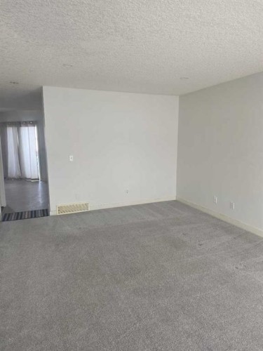 210 Saddlebrook Way Ne, Calgary, AB - Indoor Photo Showing Other Room