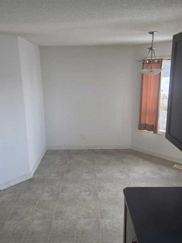 210 Saddlebrook Way Ne, Calgary, AB - Indoor Photo Showing Other Room
