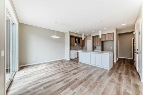 1085 Sawgrass Link Nw, Airdrie, AB - Indoor Photo Showing Kitchen