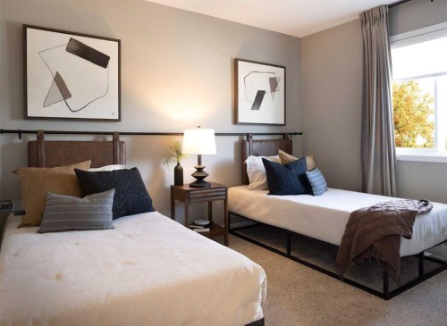 1085 Sawgrass Link Nw, Airdrie, AB - Indoor Photo Showing Bedroom