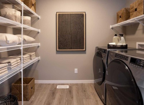 1085 Sawgrass Link Nw, Airdrie, AB - Indoor Photo Showing Laundry Room
