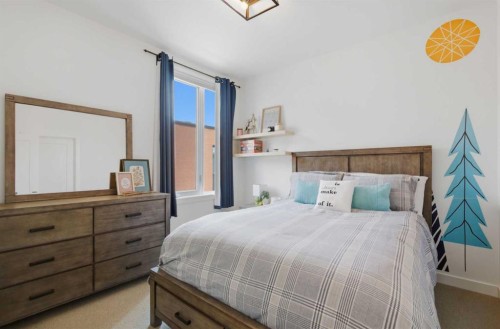 3012 Parkdale Boulevard Nw, Calgary, AB - Indoor Photo Showing Bedroom
