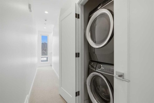 3012 Parkdale Boulevard Nw, Calgary, AB - Indoor Photo Showing Laundry Room