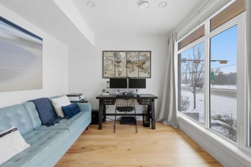 3012 Parkdale Boulevard Nw, Calgary, AB - Indoor