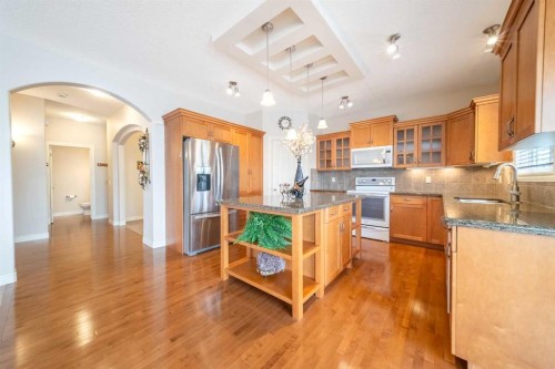 107 Panatella Close Nw, Calgary, AB - Indoor Photo Showing Kitchen