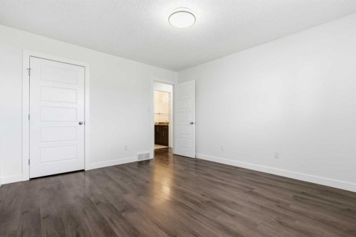 263 Doverview Crescent Se, Calgary, AB - Indoor Photo Showing Other Room