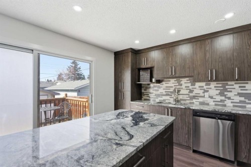 263 Doverview Crescent Se, Calgary, AB - Indoor Photo Showing Kitchen With Upgraded Kitchen