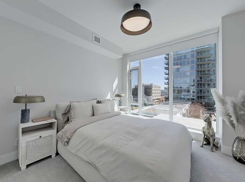 406-510 6 Avenue Se, Calgary, AB - Indoor Photo Showing Bedroom