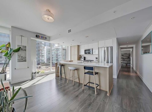 406-510 6 Avenue Se, Calgary, AB - Indoor Photo Showing Kitchen