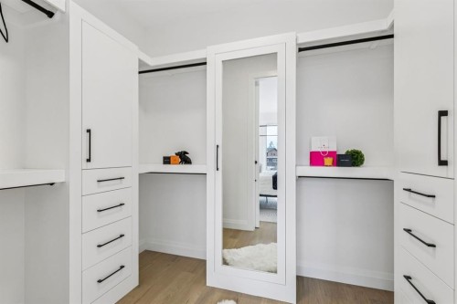 525 32 Street, Calgary, AB - Indoor Photo Showing Other Room