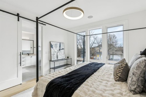 525 32 Street, Calgary, AB - Indoor Photo Showing Bedroom