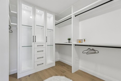 525 32 Street, Calgary, AB - Indoor