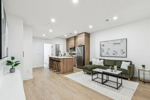 525 32 Street, Calgary, AB - Indoor Photo Showing Other Room
