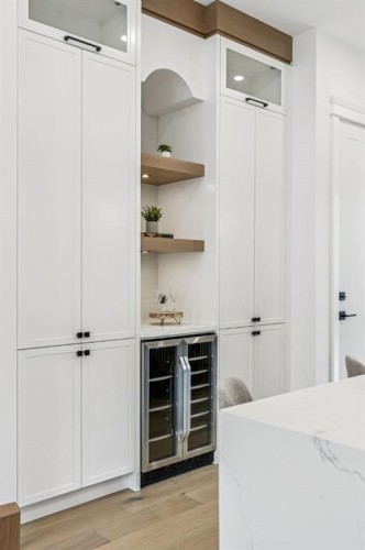 525 32 Street, Calgary, AB - Indoor Photo Showing Other Room