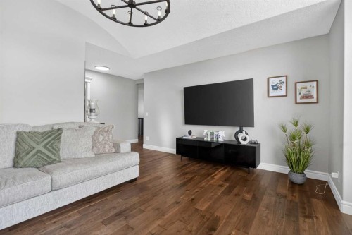 264 Stonemere Close, Chestermere, AB - Indoor Photo Showing Living Room