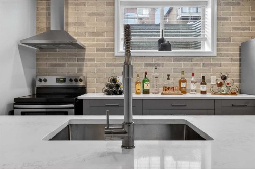 264 Stonemere Close, Chestermere, AB - Indoor Photo Showing Kitchen