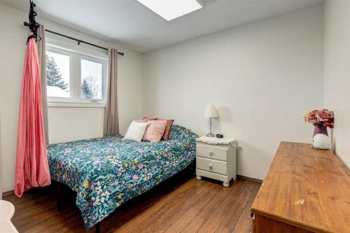 108 Westheights Close, Didsbury, AB - Indoor Photo Showing Bedroom