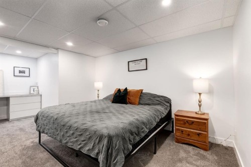 108 Westheights Close, Didsbury, AB - Indoor Photo Showing Bedroom