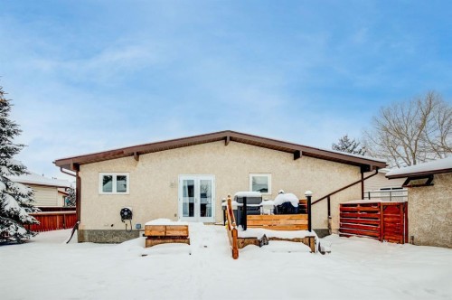 108 Westheights Close, Didsbury, AB - Outdoor With Deck Patio Veranda