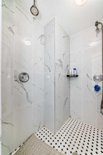 2-7 Westland Road, Okotoks, AB - Indoor Photo Showing Bathroom