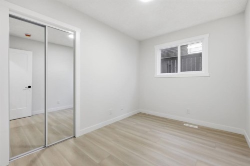 8426 Berkley Road Nw, Calgary, AB - Indoor Photo Showing Other Room