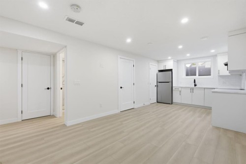 8426 Berkley Road Nw, Calgary, AB - Indoor