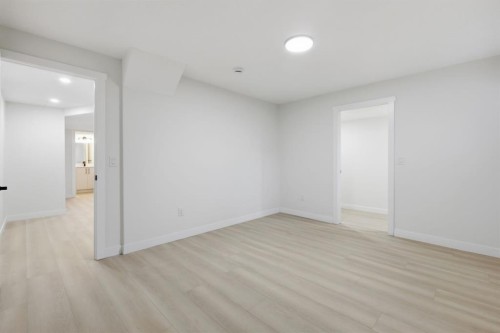 8426 Berkley Road Nw, Calgary, AB - Indoor Photo Showing Other Room