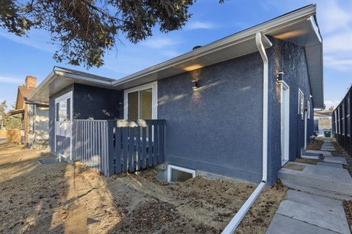 8426 Berkley Road Nw, Calgary, AB - Outdoor