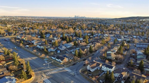 8426 Berkley Road Nw, Calgary, AB - Outdoor With View