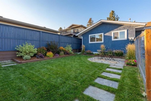 8426 Berkley Road Nw, Calgary, AB - Outdoor