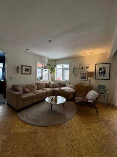 29 Windermere Road Sw, Calgary, AB - Indoor Photo Showing Living Room