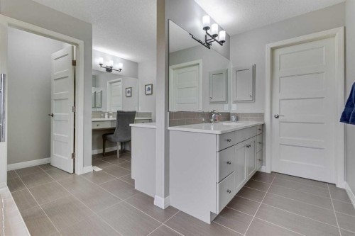 55 Sage Bluff Green Nw, Calgary, AB - Indoor Photo Showing Bathroom