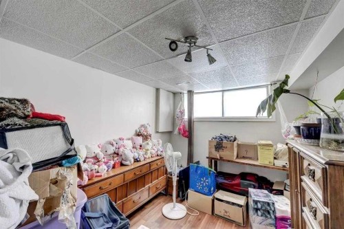 518 54 Avenue Sw, Calgary, AB - Indoor