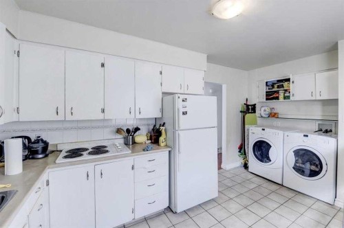 518 54 Avenue Sw, Calgary, AB - Indoor Photo Showing Laundry Room