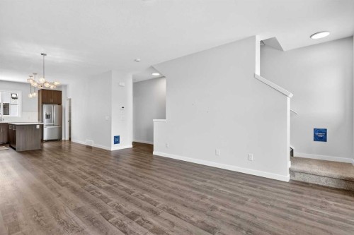 121-1750 Rangeview Drive Se, Calgary, AB - Indoor Photo Showing Kitchen