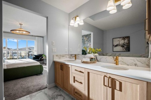 45 Wolf Hollow Common Se, Calgary, AB - Indoor Photo Showing Bathroom