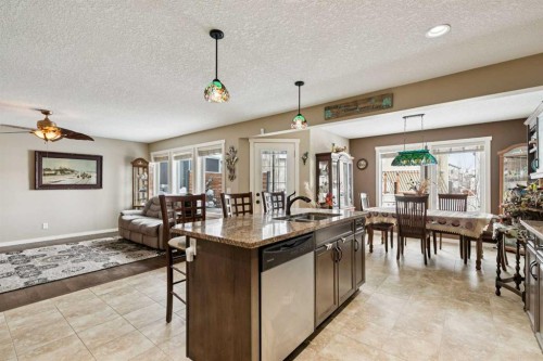 23 Kingston View Se, Airdrie, AB - Indoor