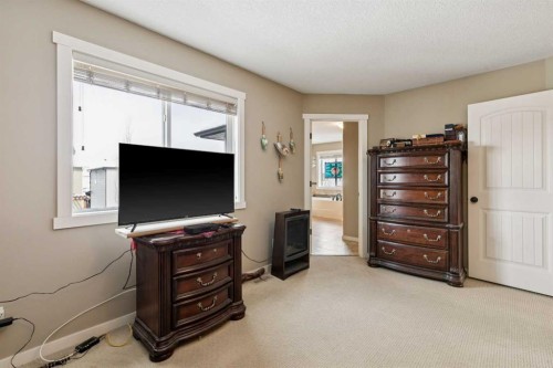23 Kingston View Se, Airdrie, AB - Indoor