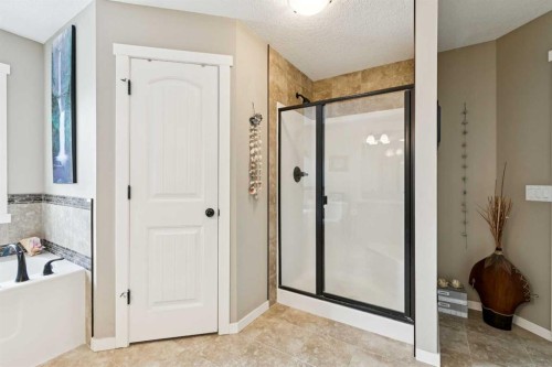 23 Kingston View Se, Airdrie, AB - Indoor