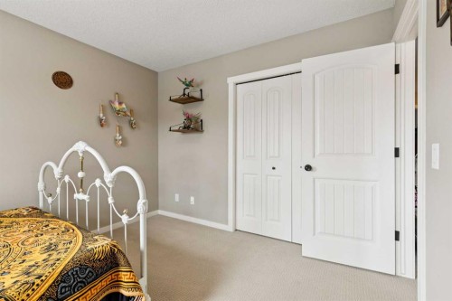 23 Kingston View Se, Airdrie, AB - Indoor