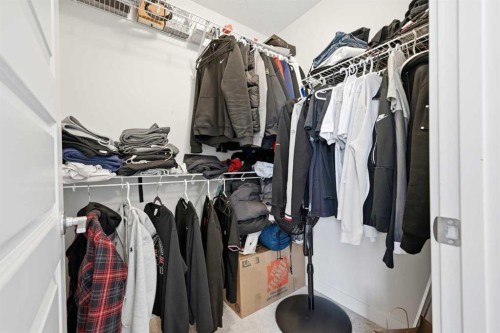 1448 Bayview Point Sw, Airdrie, AB - Indoor With Storage