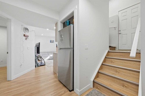 1448 Bayview Point Sw, Airdrie, AB - Indoor Photo Showing Other Room