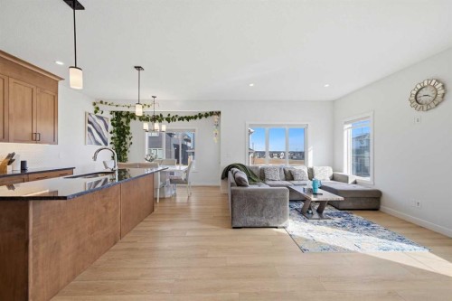 1448 Bayview Point Sw, Airdrie, AB - Indoor Photo Showing Living Room