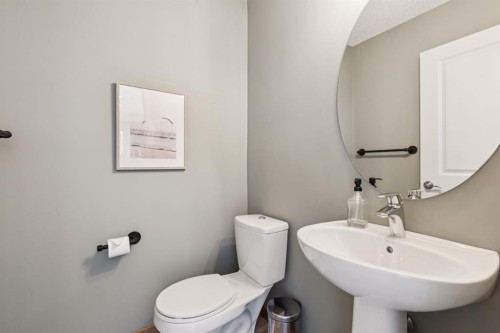 298 River Heights Crescent, Cochrane, AB - Indoor Photo Showing Bathroom