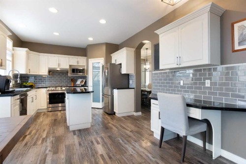 90 Discovery Ridge Road Sw, Calgary, AB - Indoor Photo Showing Kitchen With Upgraded Kitchen
