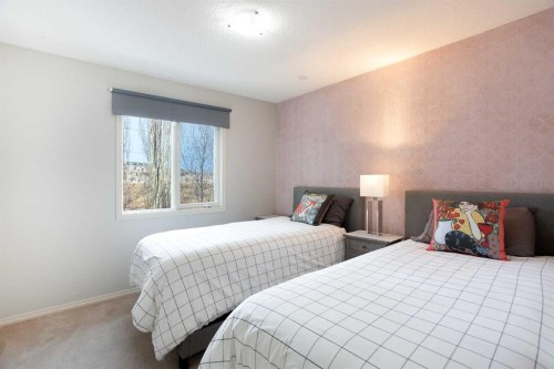 90 Discovery Ridge Road Sw, Calgary, AB - Indoor Photo Showing Bedroom