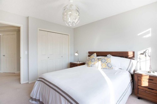 90 Discovery Ridge Road Sw, Calgary, AB - Indoor Photo Showing Bedroom